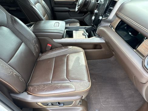 Used 2025 RAM 1500 Limited AWD/4WD image 11