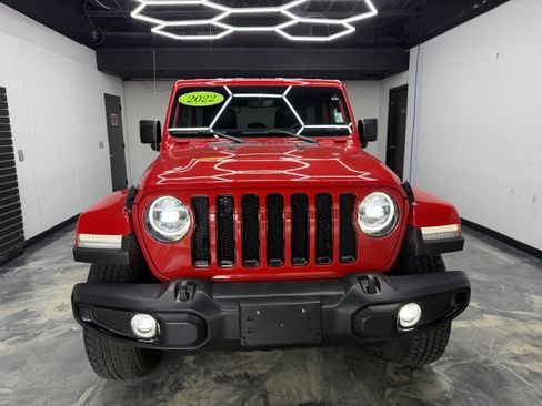 Used 2022 Jeep Wrangler Unlimited Sahara AWD/4WD image 6