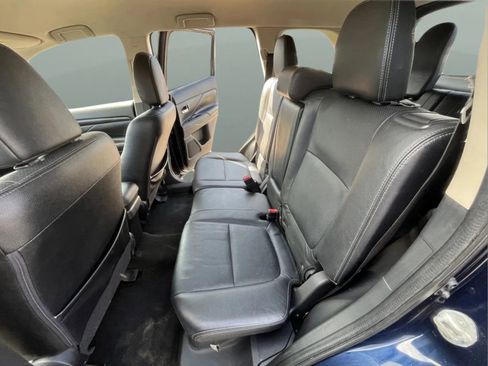 Used 2018 Mitsubishi Outlander SE FWD image 12