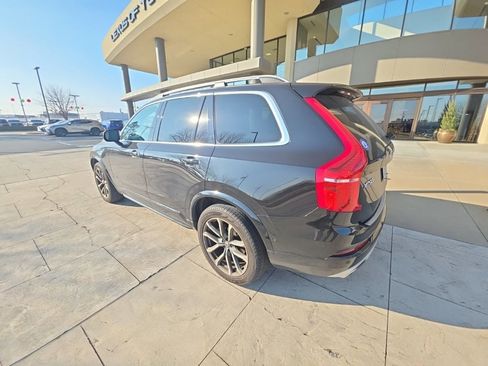 Used 2017 Volvo XC90 T6 Momentum w/ Vision Package image 4