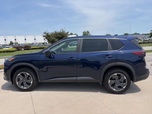 Used 2025 Nissan Rogue SV FWD image 5
