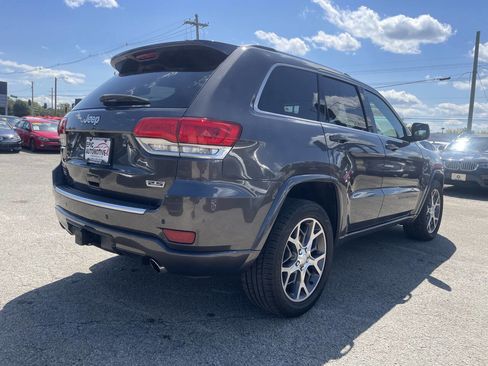 Used 2018 Jeep Grand Cherokee Limited image 4