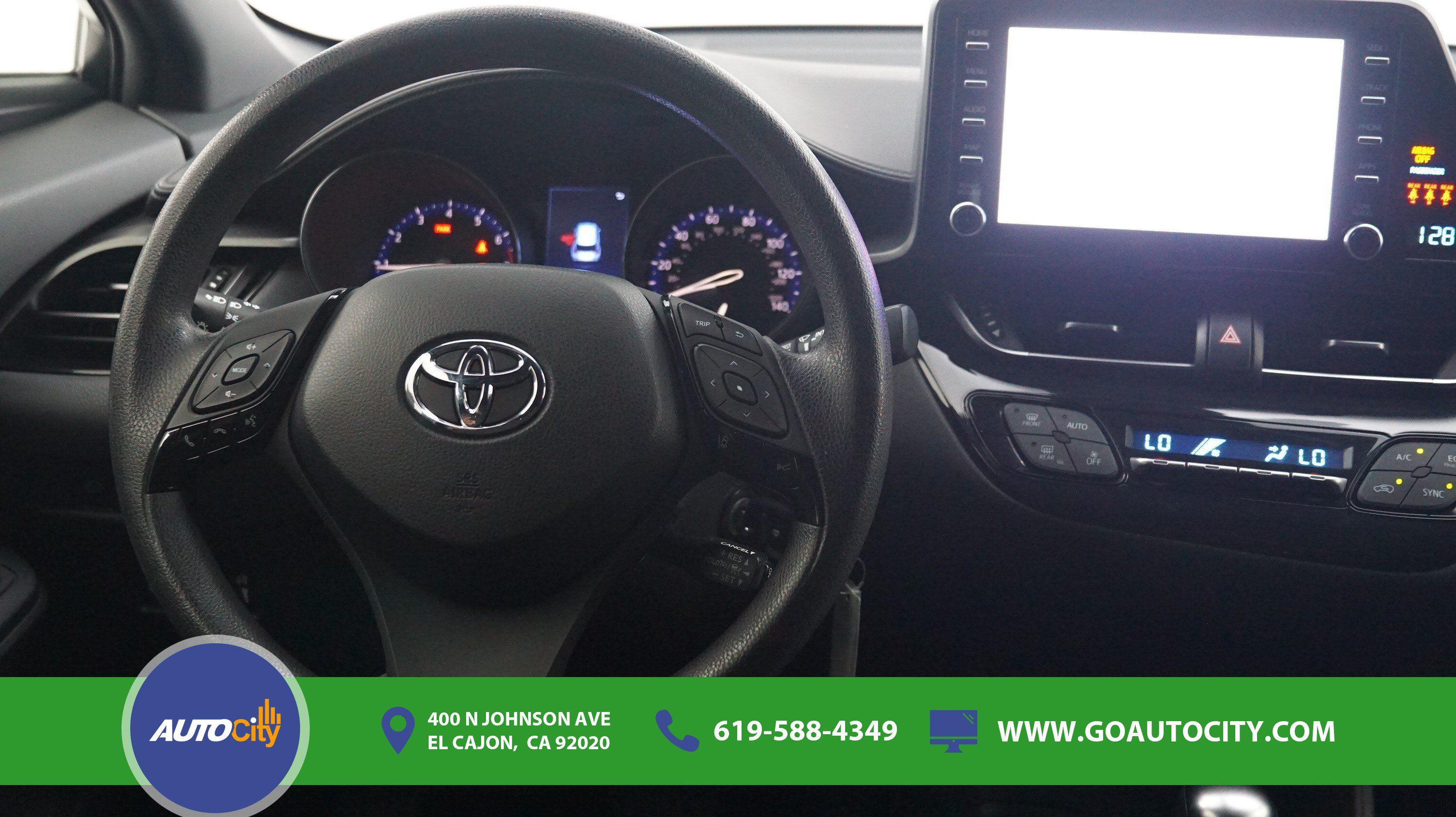 Used 2019 Toyota C-HR LE FWD image 5