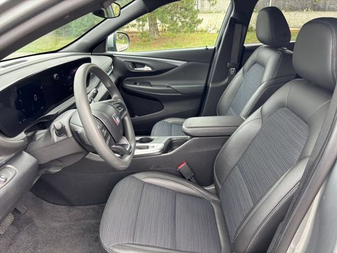 Used 2025 Buick Envista Preferred FWD image 22