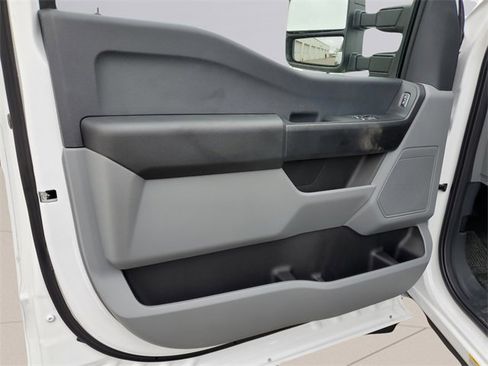 New 2025 Ford F450 XL w/ XL Chrome Package image 12