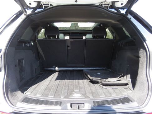 Used 2020 Land Rover Discovery Sport SE R-Dynamic AWD/4WD image 17