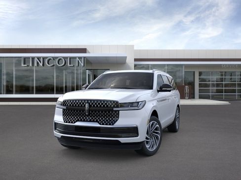 New 2025 Lincoln Navigator Reserve AWD/4WD image 2