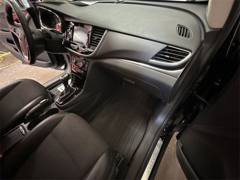 Used 2022 Buick Encore Preferred w/ Safety Package II image 57