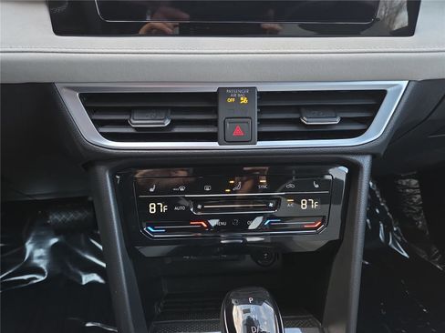 New 2026 Volkswagen Taos SE image 21
