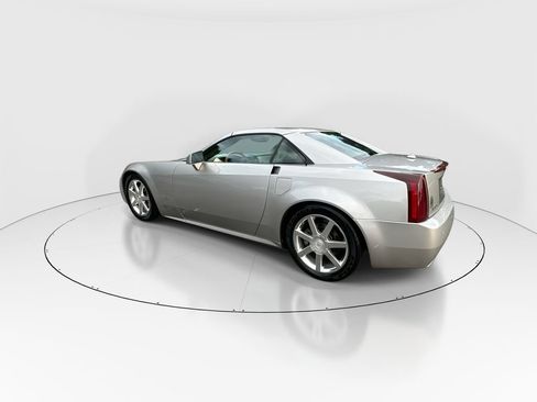 Used 2004 Cadillac XLR RWD image 6