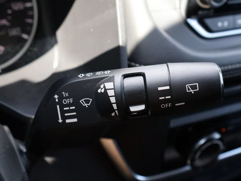 Used 2024 Nissan Rogue S FWD image 30