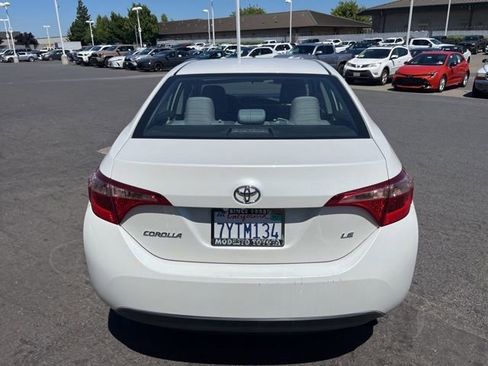 Used 2017 Toyota Corolla LE w/ Carpet Mat Package (TMS) FWD image 6