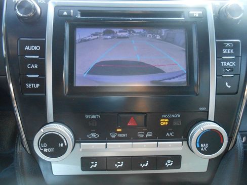 Used 2014 Toyota Camry SE w/ Fleet Convenience Package FWD image 12