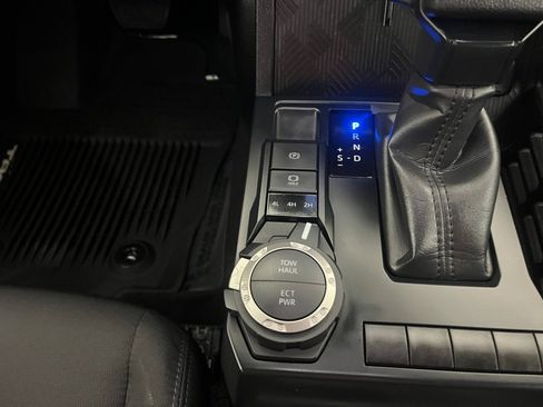 Certified 2025 Toyota Tacoma SR5 image 23