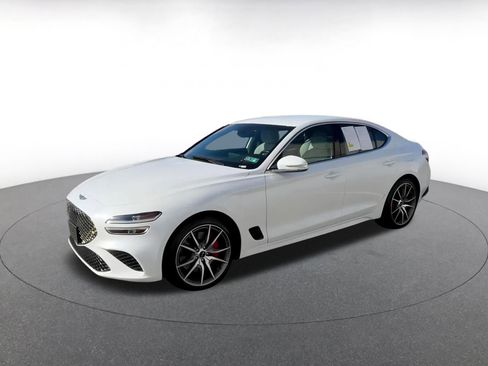 Used 2025 Genesis G70 2.5T image 8