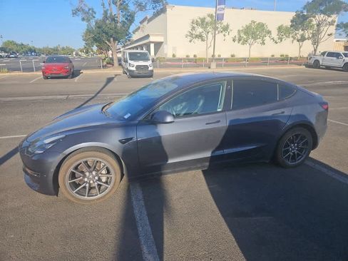 Used 2018 Tesla Model 3 Long Range RWD image 4