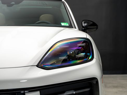 Certified 2024 Porsche Cayenne Coupe AWD/4WD image 11