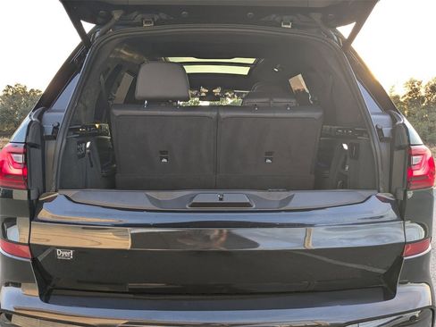 Used 2021 BMW X7 xDrive40i w/ M Sport Package image 15