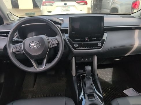 Certified 2024 Toyota Corolla Cross XLE FWD image 10