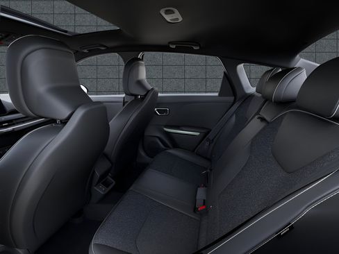 New 2025 Kia K4 GT-Line image 18