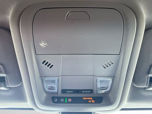 Used 2024 GMC Terrain SLE FWD image 19