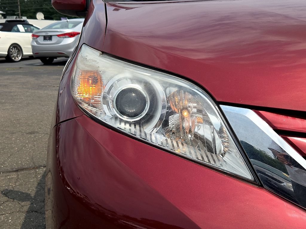 Used 2017 Toyota Sienna LE FWD image 11