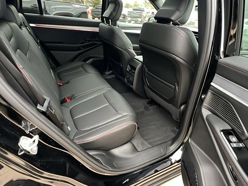 Used 2024 Jeep Wagoneer Launch Edition image 22