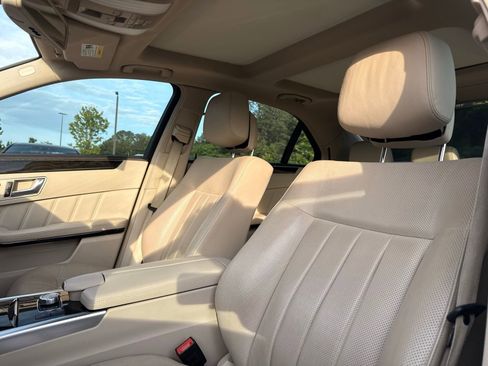Used 2014 Mercedes-Benz E 550 4MATIC Sedan image 16