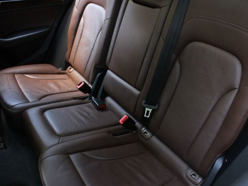 Used 2017 Audi Q5 2.0T Premium image 18