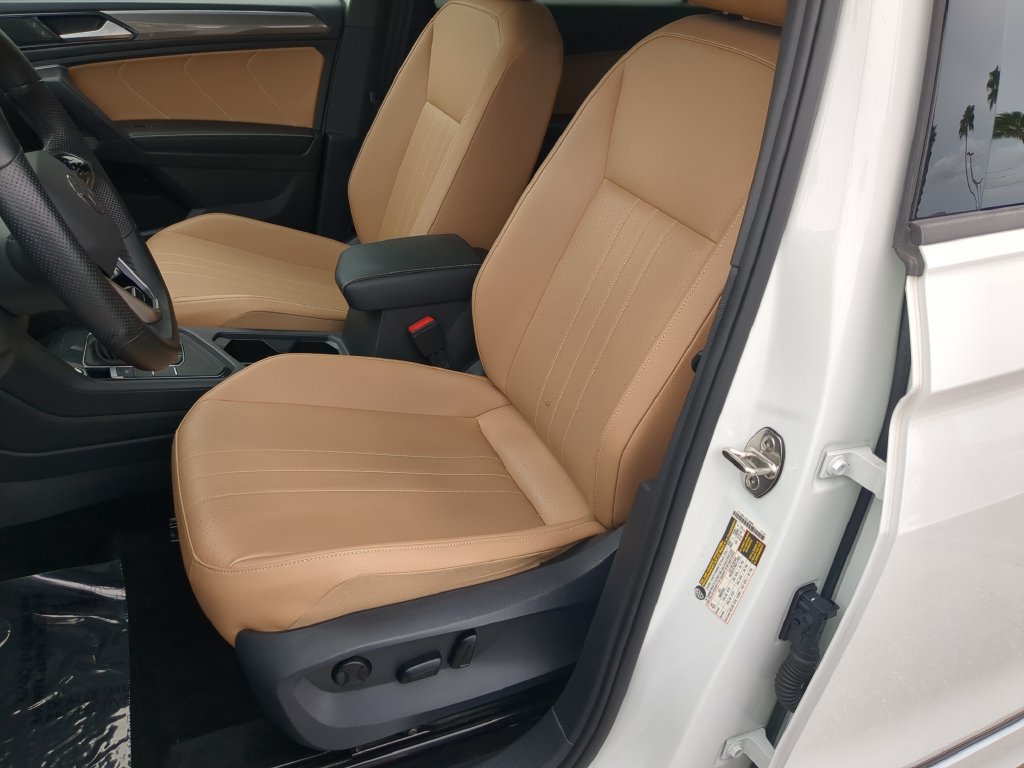 Certified 2023 Volkswagen Tiguan SE R-Line FWD image 19