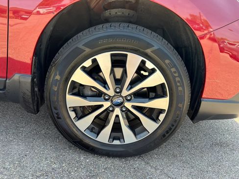 Used 2017 Subaru Outback 2.5i Limited AWD/4WD image 6