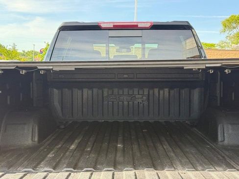Used 2023 GMC Sierra 1500 AT4 w/ AT4 Preferred Package AWD/4WD image 9