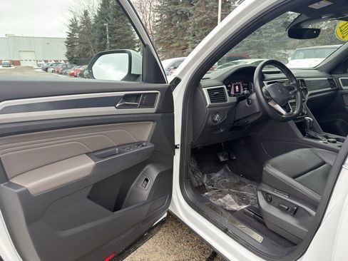 Used 2021 Volkswagen Atlas Cross Sport SEL image 11