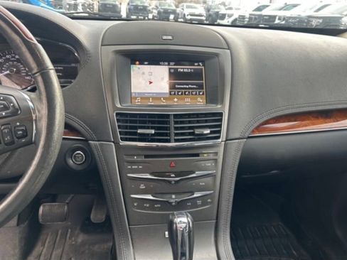 Used 2018 Lincoln MKT AWD image 8