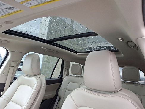 Certified 2023 Lincoln Aviator AWD w/ Premium Package image 15