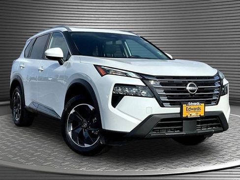 Used 2024 Nissan Rogue SV w/ SV Premium Package AWD/4WD image 3