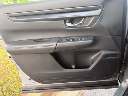 Certified 2025 Honda CR-V EX image 25