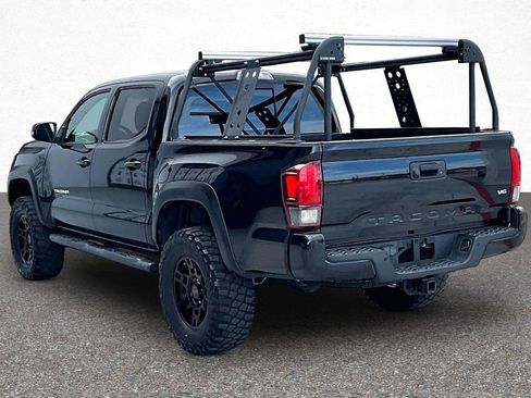 Used 2018 Toyota Tacoma TRD Off-Road w/ Technology Package AWD/4WD image 5