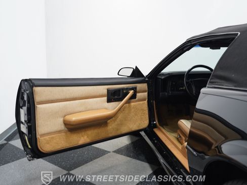 Used 1991 Chevrolet Camaro Z28 RWD image 37