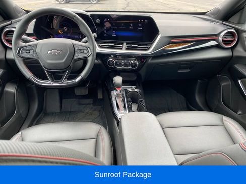 Certified 2024 Chevrolet Trax RS w/ Sunroof Package FWD image 5