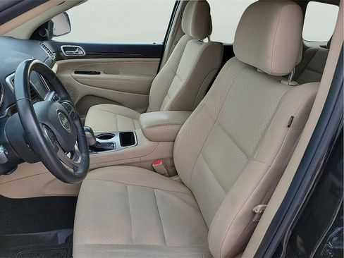 Used 2018 Jeep Grand Cherokee Laredo image 14