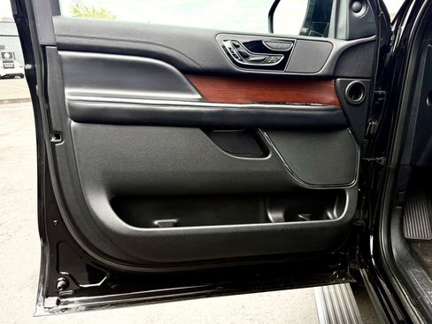 Used 2021 Lincoln Navigator Reserve AWD/4WD image 10