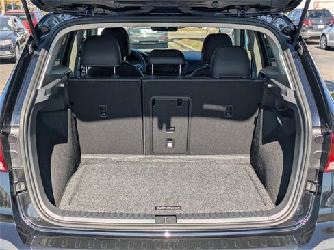 Certified 2024 Volkswagen Taos SE image 13