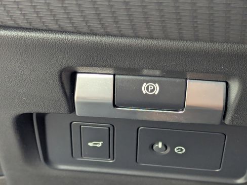 Used 2020 Land Rover Range Rover Evoque S image 32