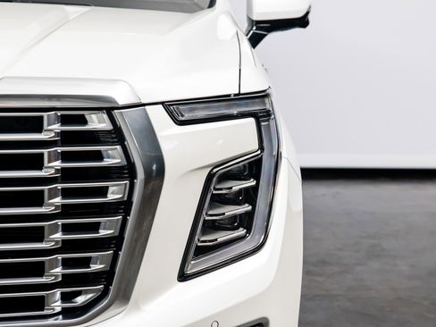 Used 2025 GMC Yukon Denali w/ Denali Reserve Package image 5