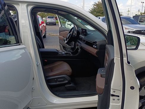 Used 2026 Honda Pilot Elite image 17