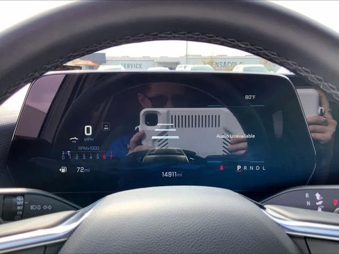 Used 2025 Chevrolet Equinox LT w/ Safety and Technology Package image 25