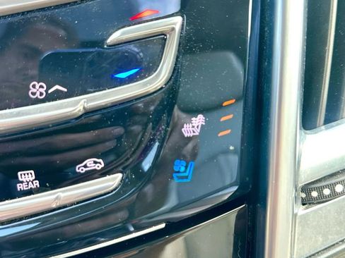 Used 2014 Cadillac SRX Premium image 25