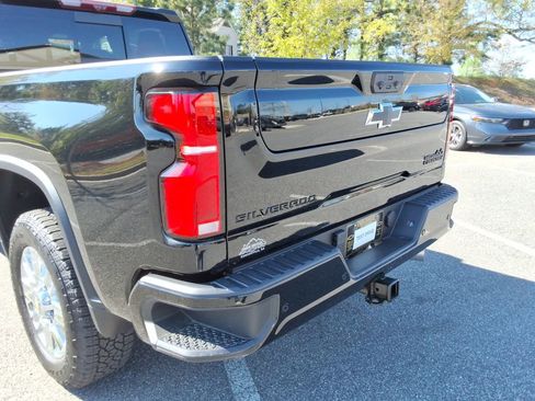 Certified 2025 Chevrolet Silverado 2500 High Country w/ Technology Package image 15