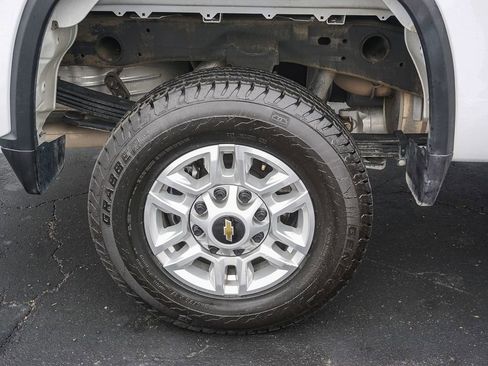 Used 2025 Chevrolet Silverado 2500 LT w/ Convenience Package AWD/4WD image 8